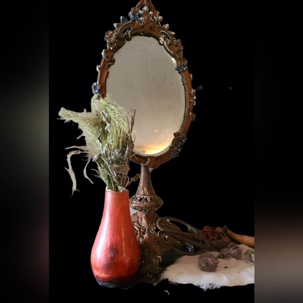 Resin Burgundy Ombre Vase